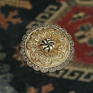 ✨Gorgeous VTG West Germany Costume Jewelry Scarf Clip